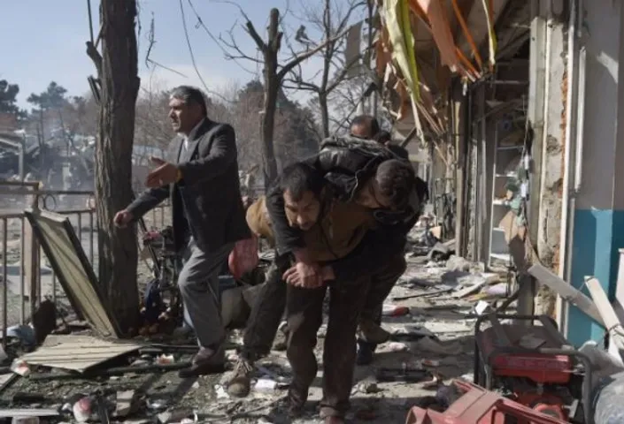 કાબુલમાં 'એમ્બ્યુલન્સ બોમ્બ' વિસ્ફોમાં 95નાં મોત