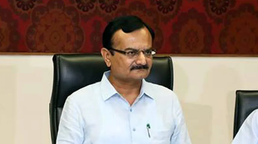 ગાંધીનગર : ગુજરાતના ગૃહપ્રધાન પ્રદીપસિંહ જાડેજાને થઇ ગંભીર બીમારી,હાલ ICUમાં