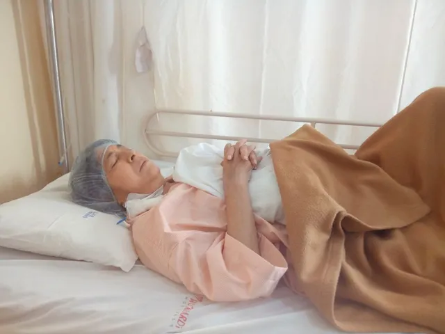 મહિલાની છાતીમાં ભૂલ્યા દોઢ ફૂટનો વાઇર, તબીબ સામે રોષ