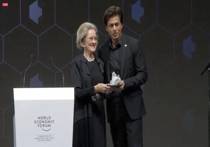 શાહરૂખ ખાનને  ક્રિસ્ટલ એવોર્ડ એનાયત કરાયો