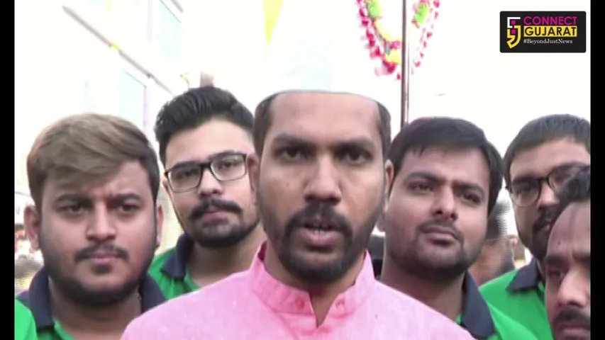 રાજપીપળા શહેરની મધ્યમાં સફેદ ટાવર ખાતે પ્રથમ વખત રાષ્ટ્રીય પર્વની ઉજવણી કરાઈ