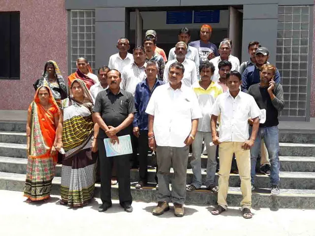 મઠ મહેગામની આસપાસ થતું ખોદકામ અટકાવવાની માંગ : કલેકટરને આવેદન