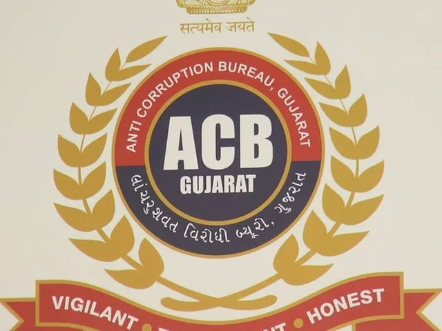 જમીન વિકાસ નિગમના કૌભાંડી અધિકારી એમ.કે. દેસાઈ પોલીસના હાથે ઝડપાય