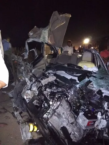 પાલેજ નેશનલ હાઇવે ઉપર બ્રીજ નજીક કાર અને ટેમ્પો વચ્ચે અકસ્માત ૧નું મોત,૧ ઘાયલ