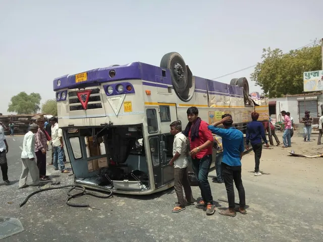 અંકલેશ્વર દઢાલ પાસેની સાગબારા ફાટક નજીક થ્રિ વહીલ ટેમ્પો પલ્ટી મારતાં ચાલક નું મોત