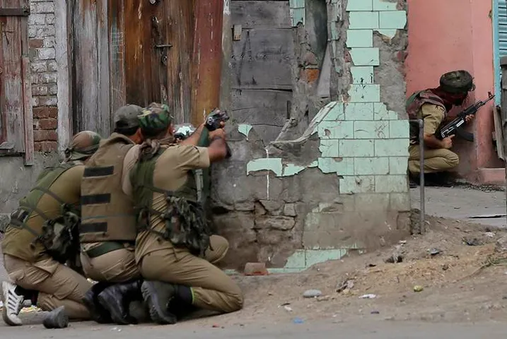 J&K : શોપિયાંમાં પોલીસ સ્ટેશન પર થયો આતંકી હુમલો , 1 જવાન શહીદ 