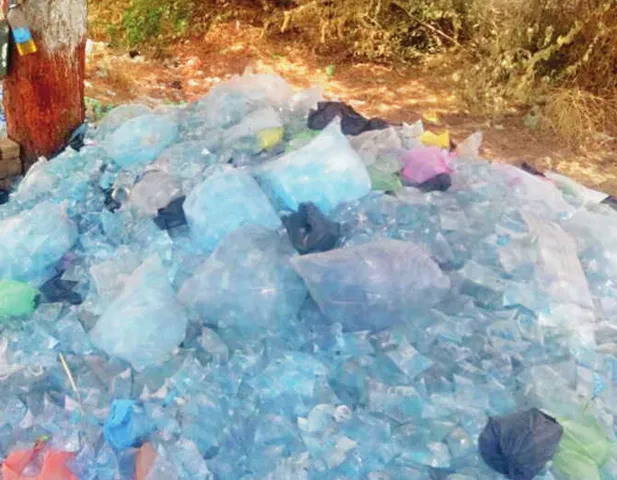 ગુજરાતનું અનોખું મંદિર : મનોકામના પૂરી થતા ચડાવાય છે પાણીના પાઉચ