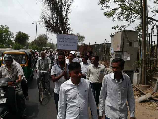 વડોદરાઃ ક્ષય વિભાગનાં કર્મીઓની મૌન રેલી, જિલ્લા કલેક્ટરને કરી રજૂઆત