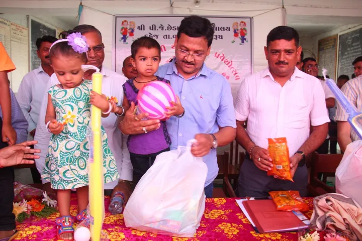 શાળા પ્રવેશોત્સવથી રાજ્યમાં શિક્ષણની કાયાપલટ થઇ છે : મંત્રી ઇશ્વરસિંહ પટેલ