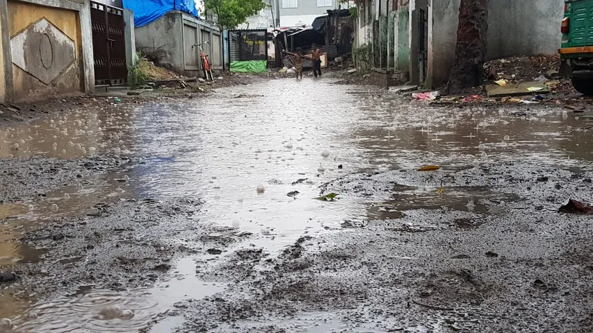 ભરૂચ પાલિકાની પ્રિ-મોન્સુન કામગીરીની ખૂલી પોલ, પ્રથમ વરસાદે જળબંબાકારની સ્થિતિ