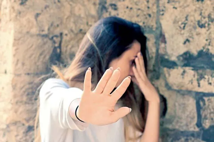 શિક્ષકે પ્રેમ સંબંધ બાંધવા દબાણ કરતા વિદ્યાર્થિનીએ કર્યો આત્મહત્યાનો પ્રયાસ