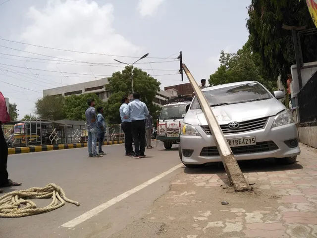 ભરૂચ પાંચબત્તિ વિસ્તારમાં પવનથી વિજપોલ ધરાશાહી થતા દોડધામ