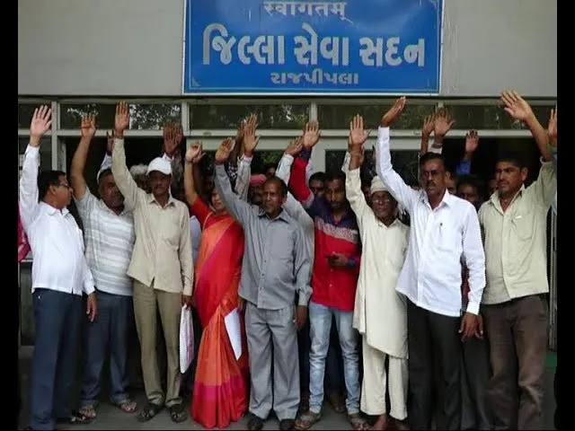 નર્મદા જિલ્લામાં ક્વોરી માફીયાઓ બેફામ, નાંદોદના MLA વિરોધમાં ઉતર્યા