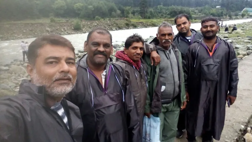 અમરનાથ યાત્રામાં ફસાયેલ ગોંડલના 17 યાત્રિકો વતન પરત આવવા રવાના