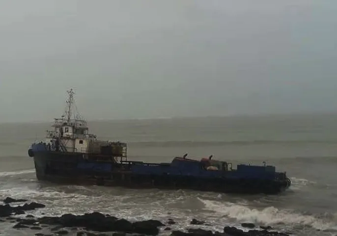 પોરબંદરના દરિયાકાંઠે ૧૫૦૦ કિલો હેરોઈન સાથે બોટ તણાઈ આવી!