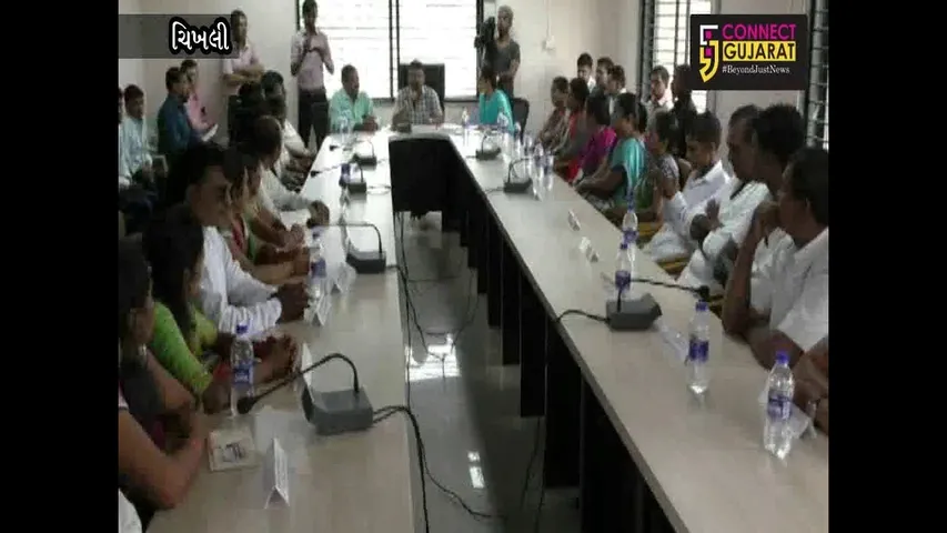 નવસારીઃ ચીખલી તાલુકા પંચાયત કોંગ્રેસના હાથમાં, સભ્યોને લવાયા પોલીસ પ્રોટેક્શનમાં