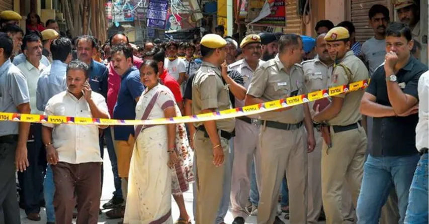 દિલ્હીઃ બુરાડી કાંડ અંગે ઘુંટાતું રહસ્ય, 11 લોકોની  હત્યા કે આત્મહત્યા?