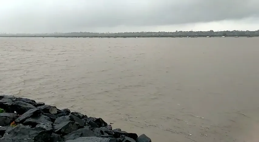 ભરૂચ જિલ્લામાં જળબંબાકારની સ્થિતિ, અનેક વિસ્તારો પાણીમાં ગરકાવ