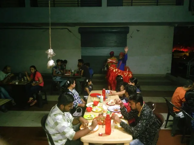 અંકલેશ્વરઃ હોટેલ કુલચા લેન્ડ ખાતે યોજાયું લાઈવ રાજસ્થાની ડાન્સ પર્ફોર્મન્સ