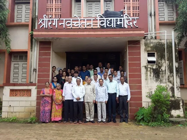 વાલિયા: શ્રી રંગ નવચેતન વિદ્યામંદિર હાઈસ્કૂલના ૧૯૮૯ વર્ષના પૂર્વ વિદ્યાર્થીઓનો સ્નેહમિલન સમારંભ યોજાયો