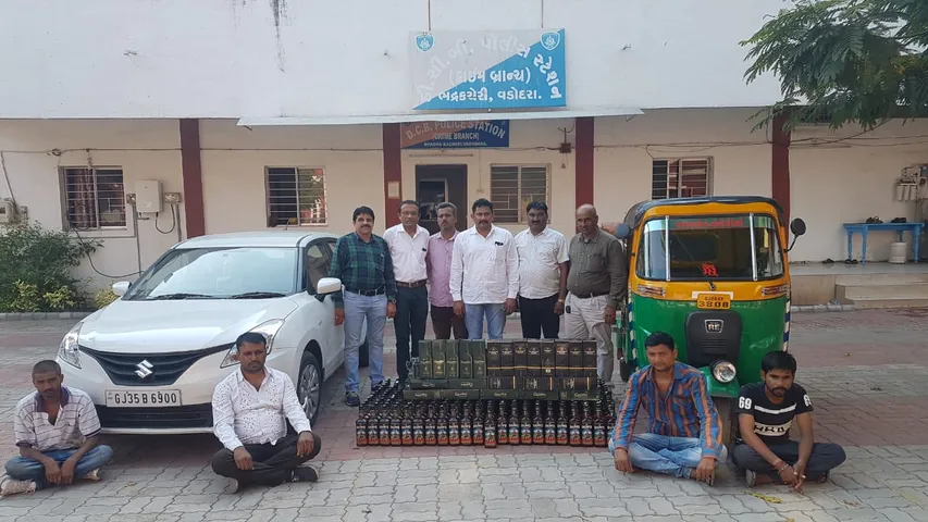 વડોદરાઃ ક્રાઈમ બ્રાંચે 8,54,430ના વિદેશીદારૂના મુદ્દામાલ સાથે ચારની કરી અટકાયત