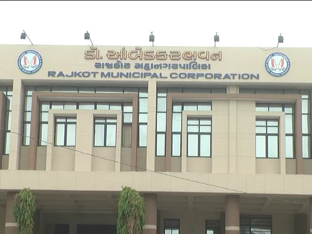 રાજકોટ : પ્રતિબંધીત પ્લાસ્ટીક મળશે તો 1 હજારથી લઈ 2લાખ સુધીનો દંડ ફટાકરાશે