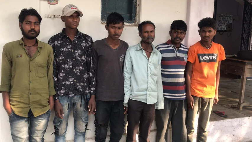 વડોદરાઃ કપુરાઈ ગામના સ્મશાન સામે ઝાડીઓમાંથી જુગાર રમતા છ ઝડપાયા