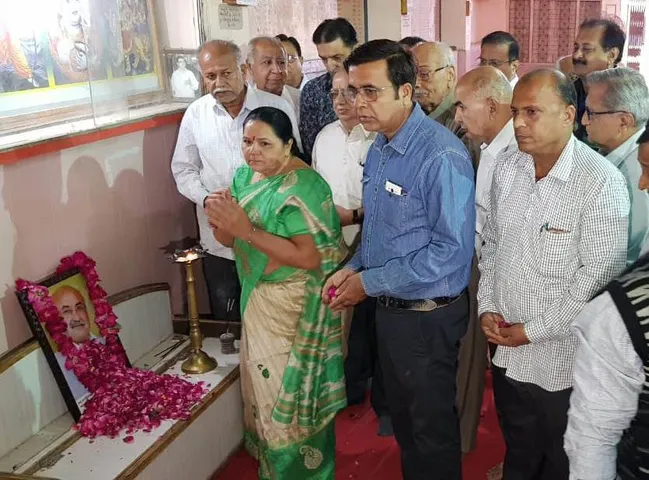 જામનગર:જયંતિ ભાનુશાલી હત્યા મુદ્દે તપાસ એજન્સી સામે વિરોધ દર્શાવી કઢાઇ રેલી, અપાયું આવેદન