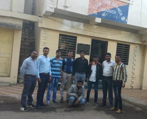 ATM કાર્ડની વિગત મેળવી ઓન લાઇન નાણાં ઉપાડતા આરોપીની અટક કરતી ભરૂચ સાઇબર ક્રાઇમ સેલ