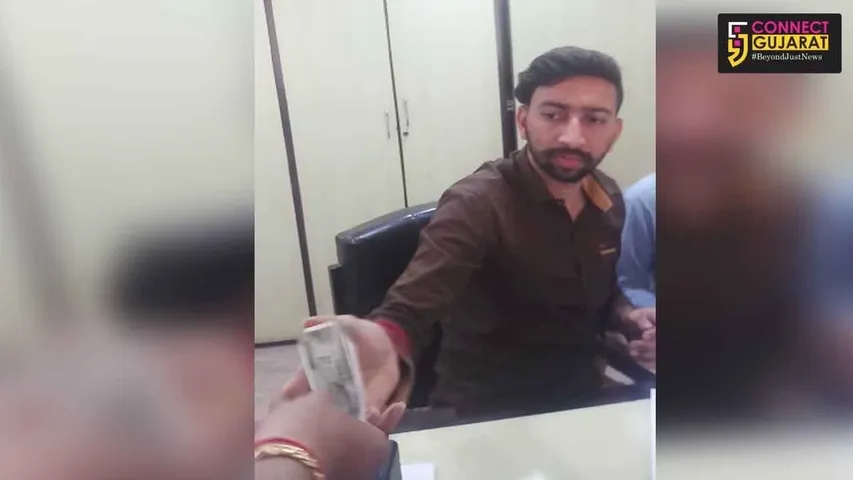 રાજકોટ : કુંડલિયા કોલેજમા લેઈટ ફિના નામે ઉઘાડી લૂંટ કરાતી હોવાનો વિડીયો થયો વાઈરલ