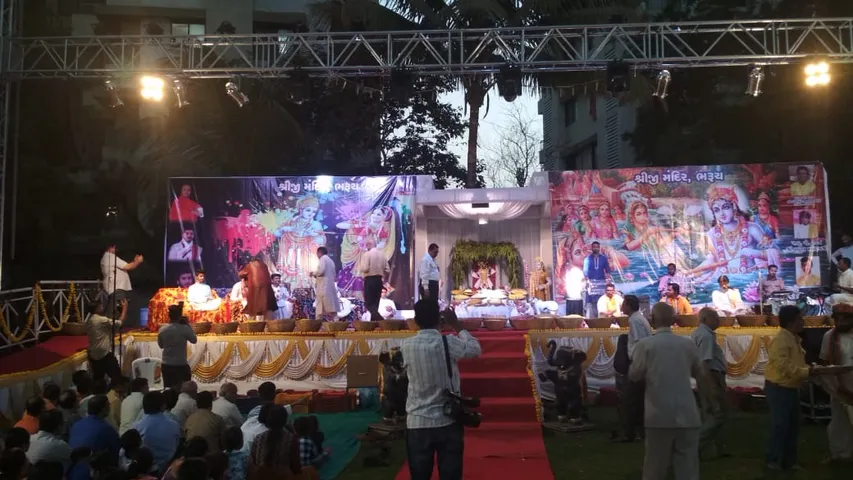 ભરૂચ: શ્રીજી મંદિર દ્વારા હોળી રસીયા તથા ફૂલફાગ મહોત્સવ યોજાયો