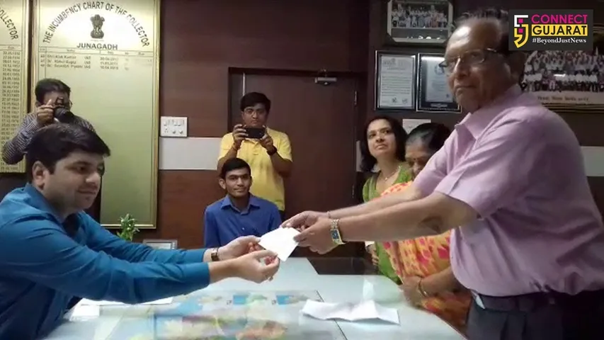 જુનાગઢ: ડો.નિલેષભાઇ ત્રિવેદીએ શહિદ ફંડમાં ૧ લાખ ૧ હજારનો ચેક કર્યો અર્પણ