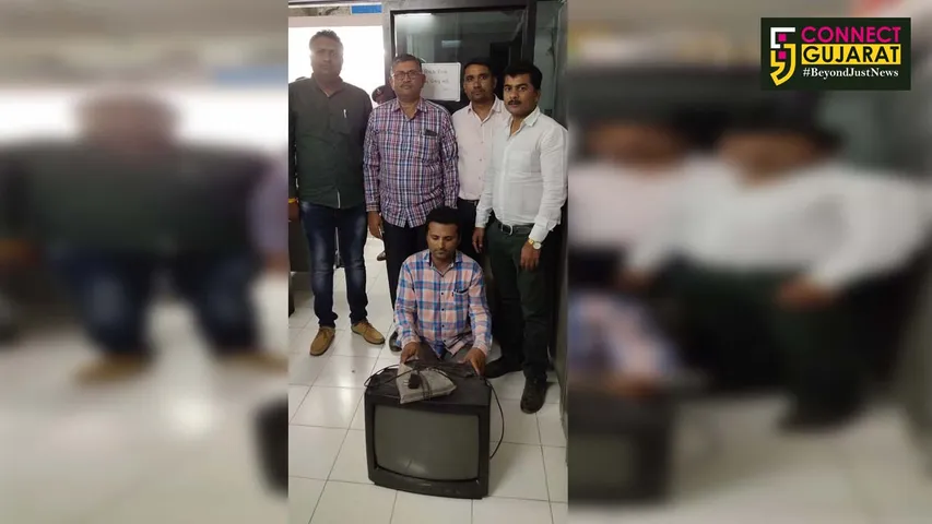 IPL 20-20 ક્રિકેટ ટુર્નામેન્ટની મેચ ઉપર મોબાઇલ ફોનથી સટ્ટો રમતા ઇસમને ઝડપી પાડતી ભરૂચ પેરોલ સ્કોડ