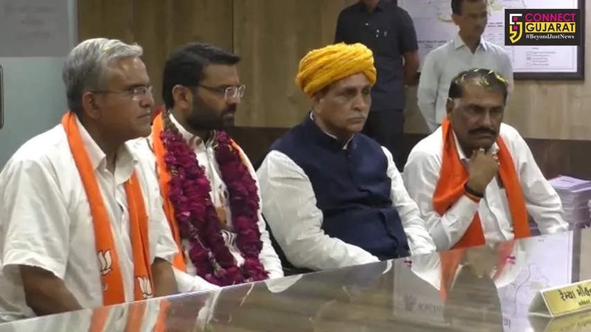 કચ્છ: મુખ્ય મંત્રી વિજય રૂપાણીની ઉપસ્થીતીમાં વિનોદ ચાવડાએ ઉમેદવારી ફોર્મ ભર્યું