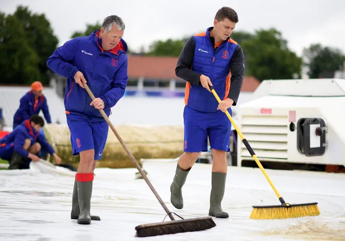 ઇન્ડિયા-ન્યુઝીલેન્ડની મેચમાં વરસાદના લીધે વિલંબ