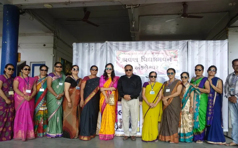 અંકલેશ્વર શ્રવણ વિદ્યાધામ ખાતે ઉજવાયો “ગોગલ્સ ડે”