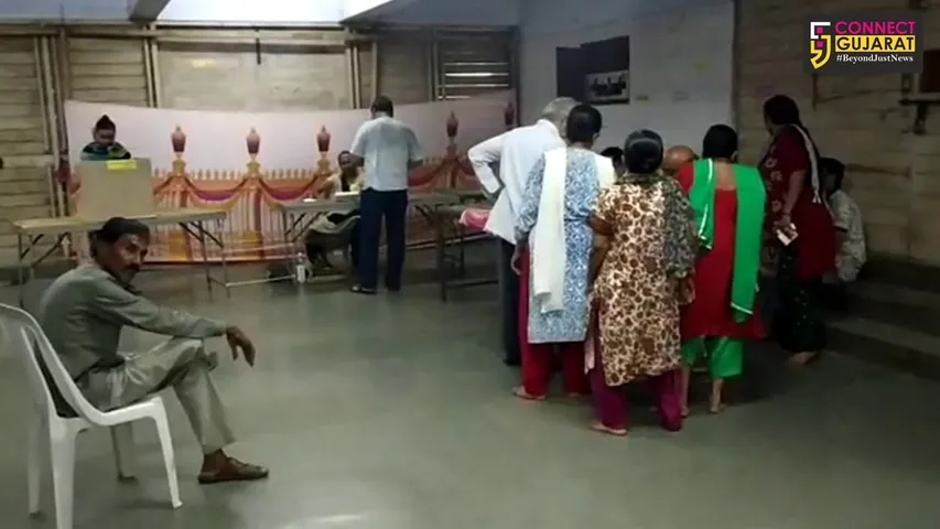 જુનાગઢ: મનપાની ચૂંટણીનું આજે મતદાન, મતદાતાઓની પાંખી હાજરી