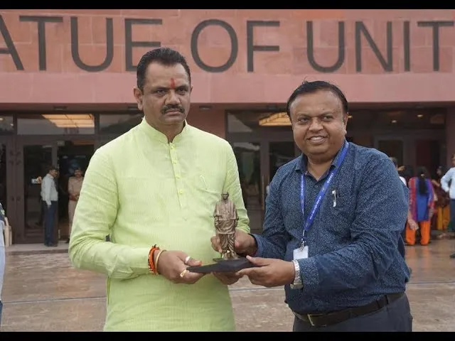 જીતુભાઈ વાઘાણીએ પ્રવાસીઓની વચ્ચે સ્ટેચ્યુ ઓફ યુનિટી પાસે માણ્યો “મન કી બાત કાર્યક્રમ”