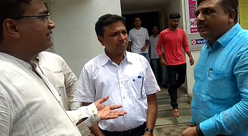 અમદાવાદ: એલડી કોલેજમાં વિદ્યાર્થીએ વિનિમયતા ભૂલીને પ્રિન્સિપાલને માર્યો માર.!