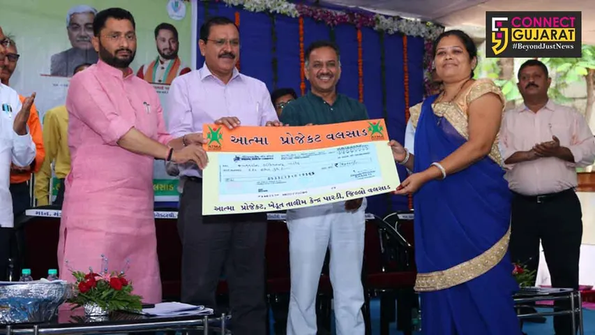 આદર્શ પશુપાલન માટે અંબાચ ગામના જયશ્રીબેન પટેલ આત્મામ એવોર્ડથી સન્માતનિત કરાયા