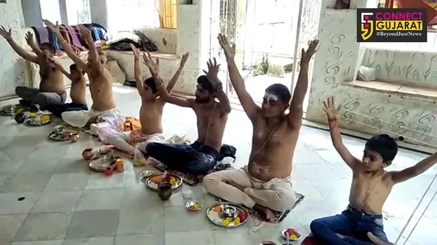ભરૂચ જિલ્લાના ભુદેવોઓએ મંત્રોચ્ચાર સાથે ધારણ કરી જનોઇ