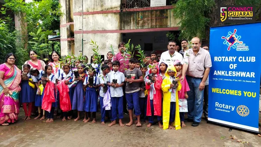 અંકલેશ્વર : જૂના બોરભાઠા ગામે રોપાઓનું વિતરણ કરાયું