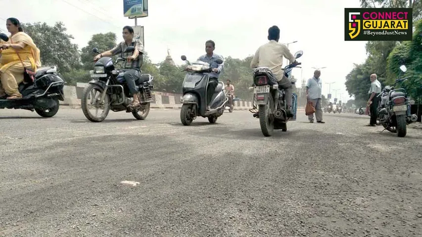 ભરૂચના કસક થી ઝાડેશ્વર ચોકડી સુધીનો માર્ગ વાહનચાલકો માટે બન્યો જોખમી