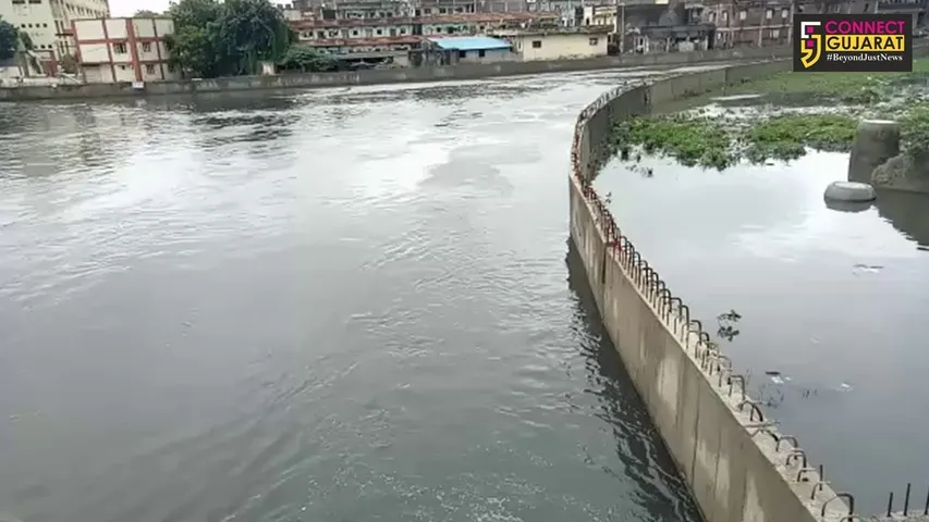 સુરતના પર્વત ગામ ખાતે આવેલ ડુંભાલ ખાડી થઈ ઓવરફ્લો