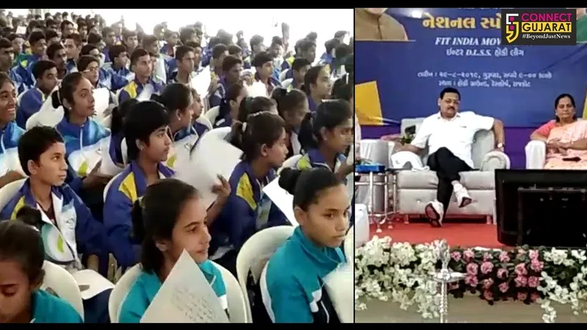 રાજકોટ : ફીટ ઇન્ડીયા મુવમેન્ટના કાર્યક્રમ દરમ્યાન છાત્રો ગરમીમાં શેકાયા