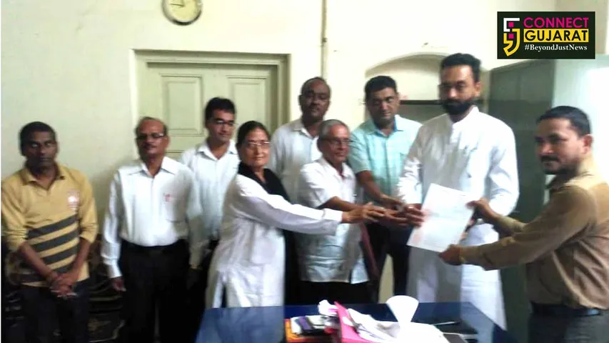 ભરૂચ : સુરતમાં શિક્ષકને મારવાની ઘટનાના વિરોધમાં શાળા સંચાલકોનું આવેદન