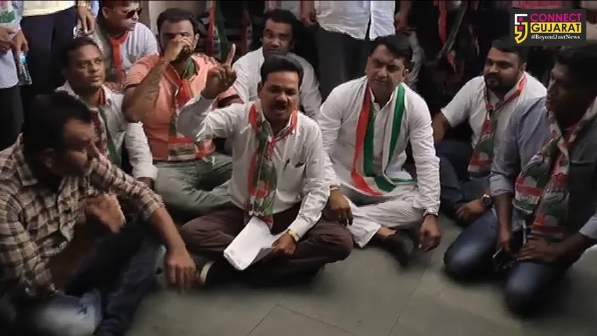 ભરૂચમાં રસ્તાઓ પર “ખાડા” અને “પશુ”  રાજ : કોંગ્રેસનું પાલિકા કચેરીએ હલ્લાબોલ