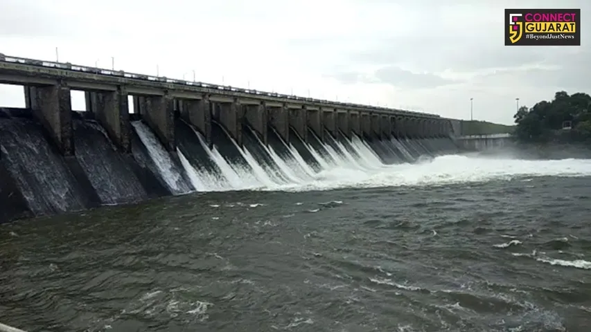 રાજકોટ : ભાદર ડેમ ઓવરફલો થતાં 8 દરવાજા ખોલવામાં આવ્યાં