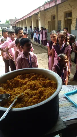 દેડીયાપાડા : એક શાળા કે જયાં ભુખ્યા આવતા બાળકો માટે કરાઇ છે અલાયદી વ્યવસ્થા