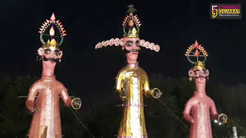 વડોદરા : પોલો મેદાન ખાતે રાવણના પૂતળાનું દહન કરવામાં આવ્યું 